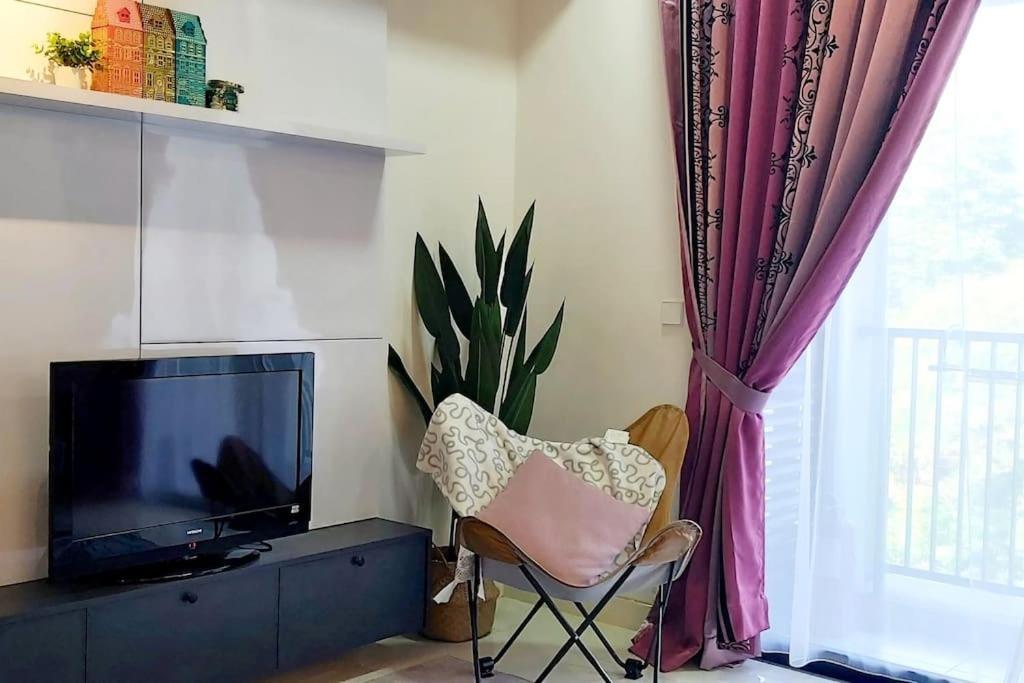 Radia Bukit Jelutong, By Emerald *